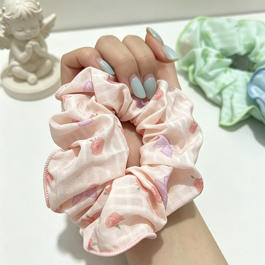 Gifty - Roses Floral Print Ruffled Scrunchie