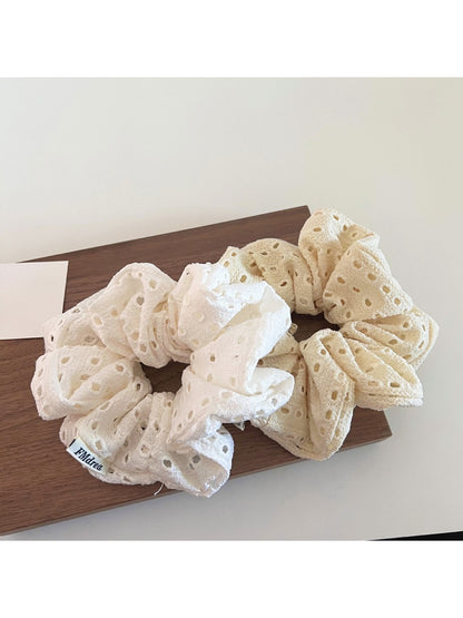 Gifty - Sweet Hollow Lace Scrunchie