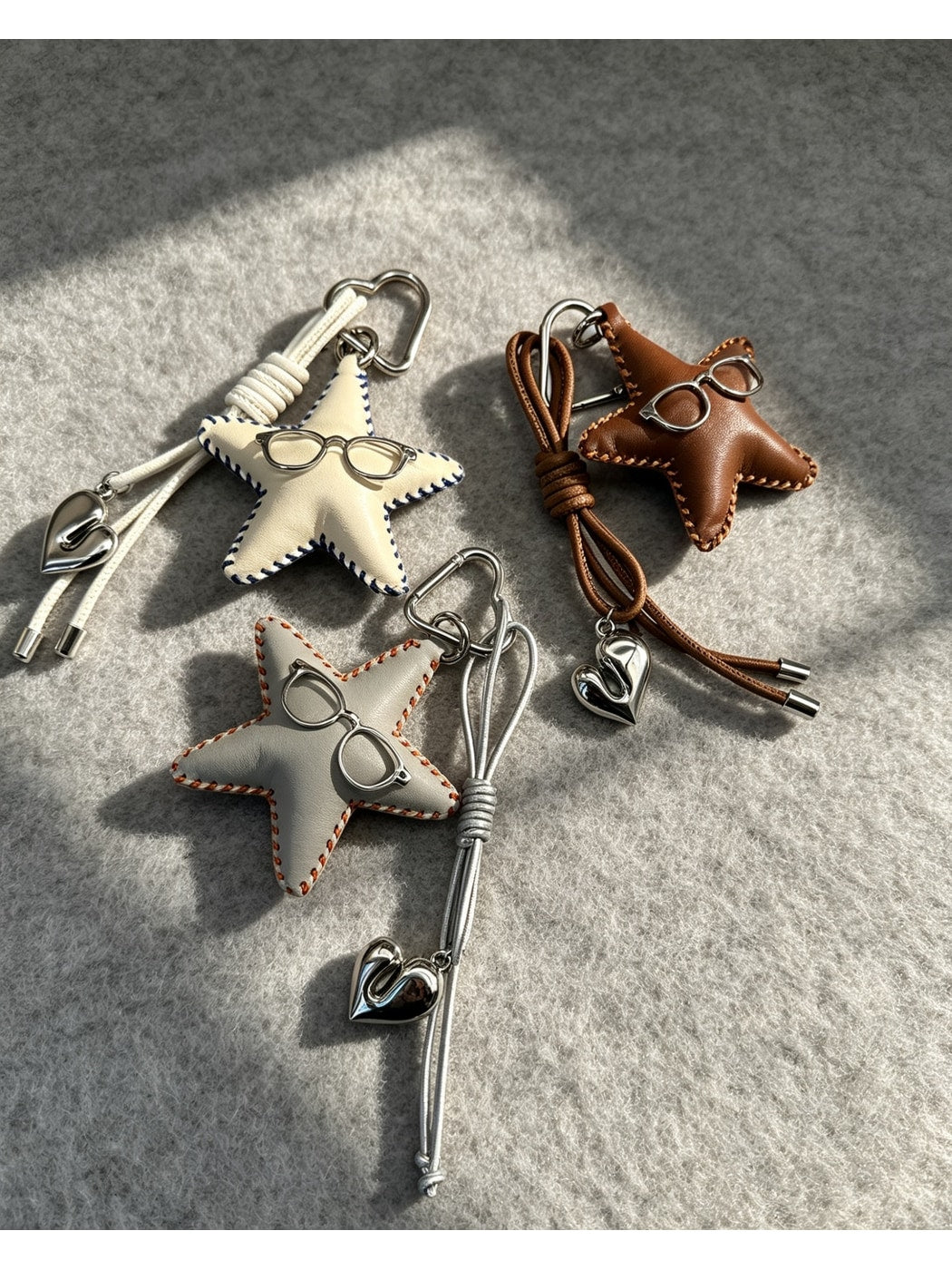 Keypus - Minimalist Artificial Leather Star Keychain