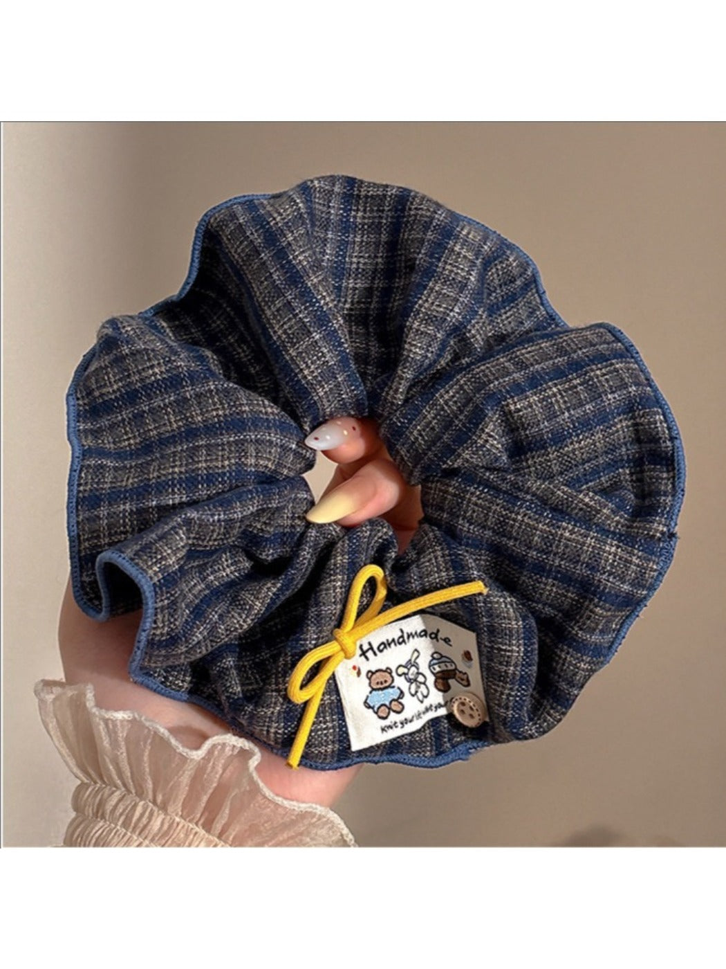 Gifty - Elegant Bow Checkered Scrunchie