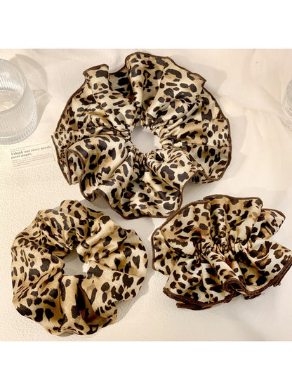 Gifty - Leopard Print Scrunchie Hair Ties
