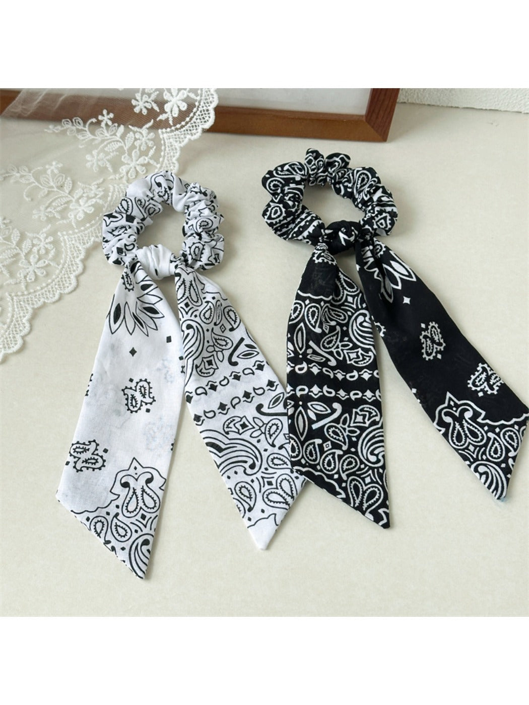 Gifty - Colorful Printed Hair Scrunchie