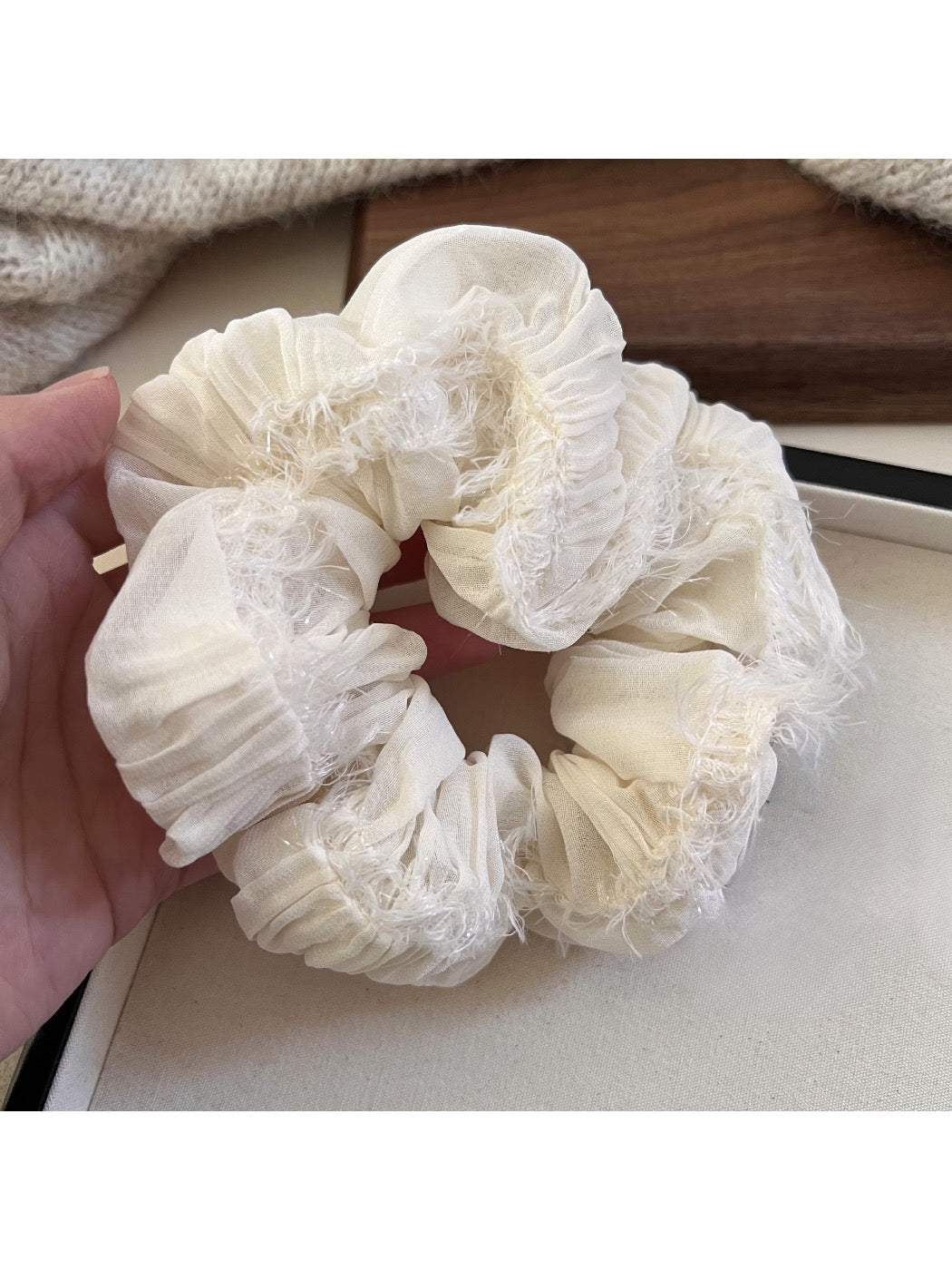 Gifty - Crinkled Tulle Tassel Scrunchie