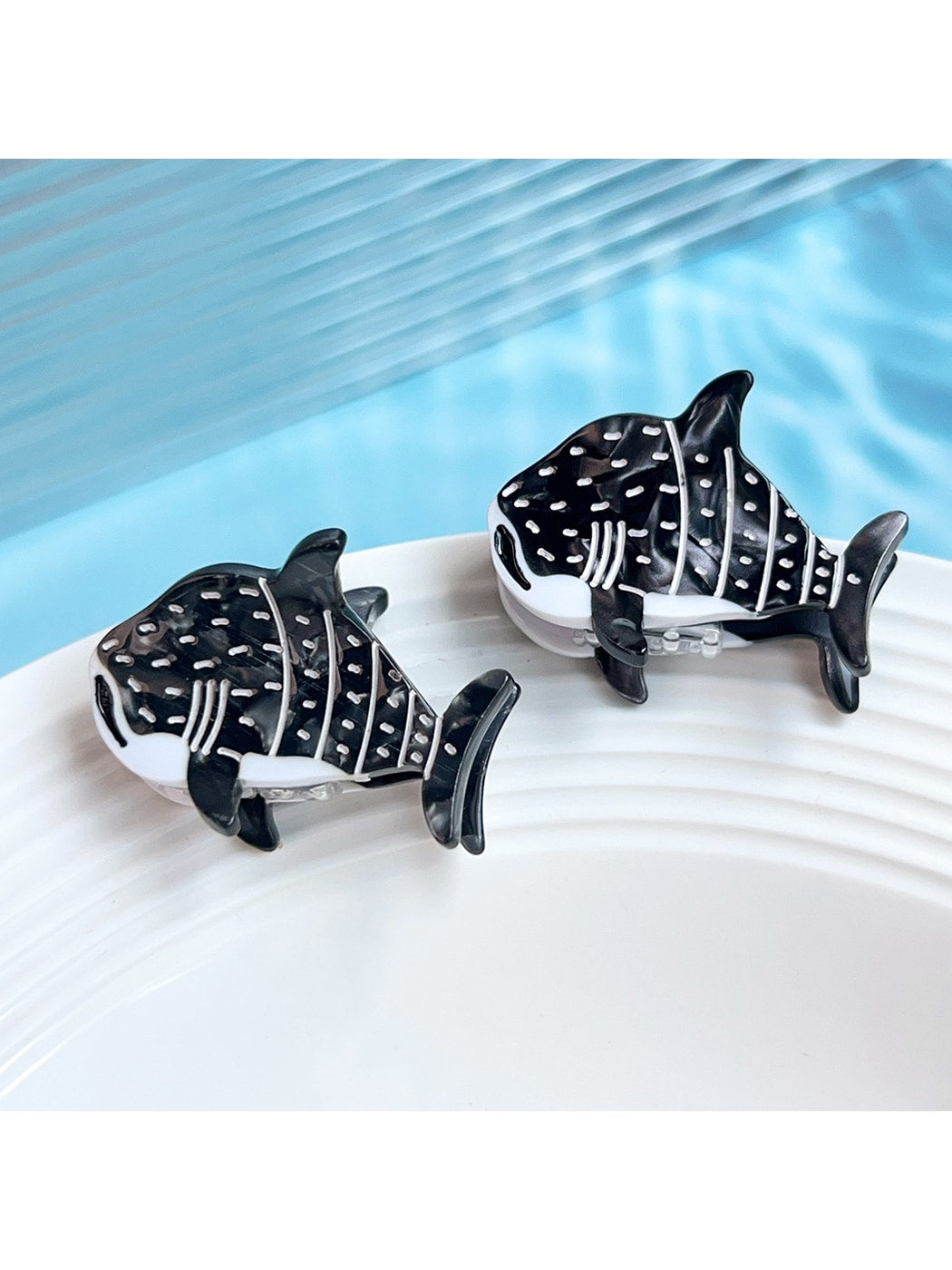 Beau - Glossy Whale Motif Acetate Claw Clip