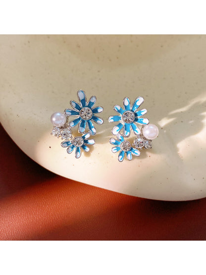Earedge - Vintage Floral Enamel Detail Stud Earrings