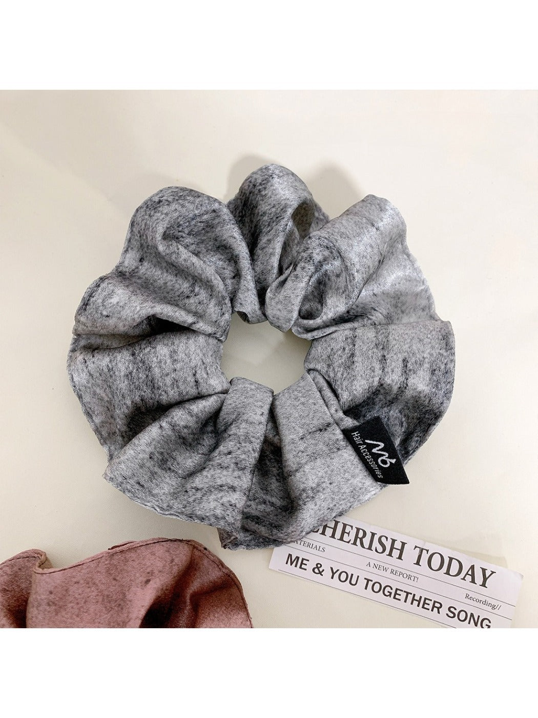 Gifty - Dirty Style Wide Edge Scrunchie