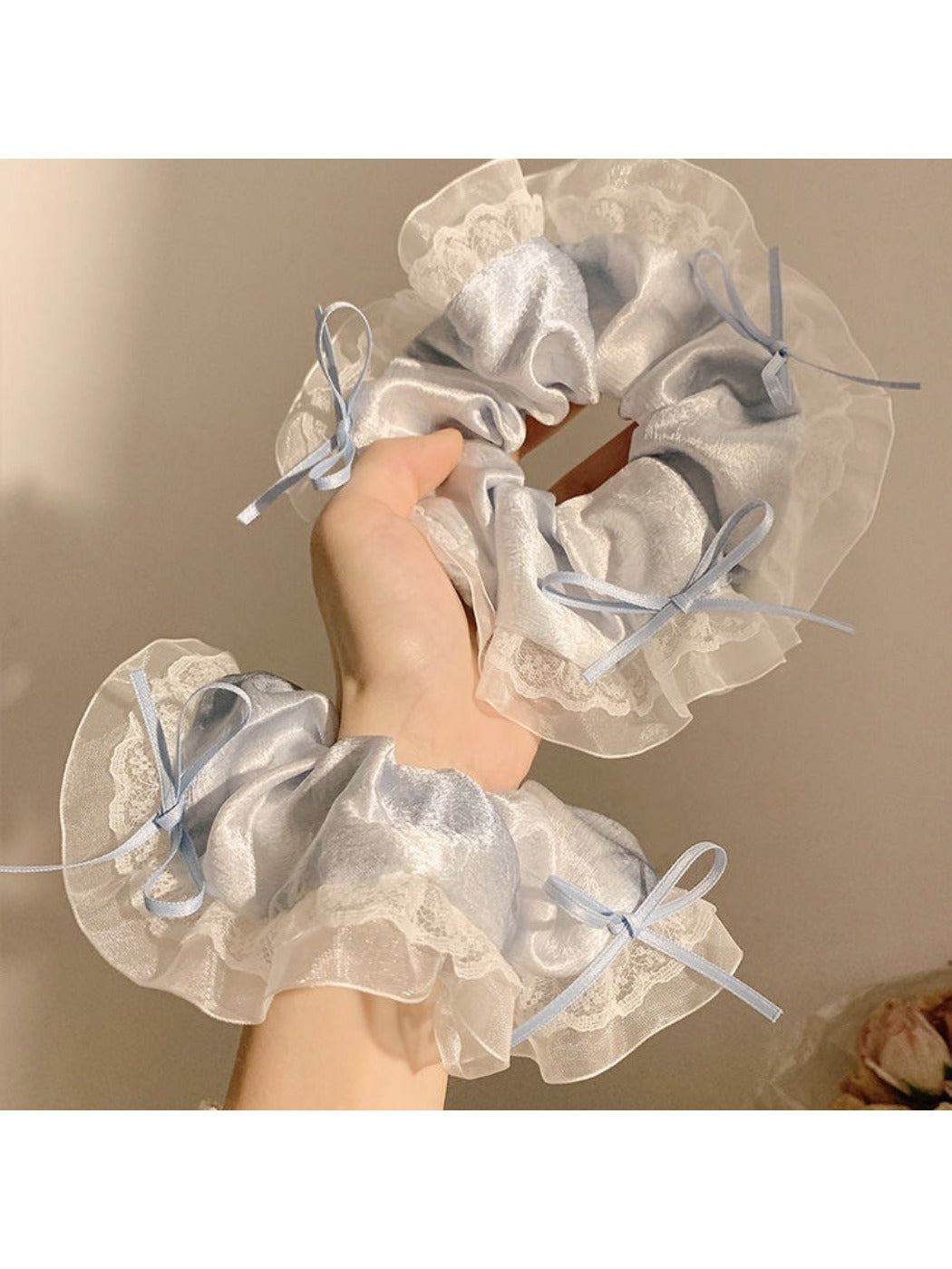 Gifty - Cream Style Lace Satin Hair Loop