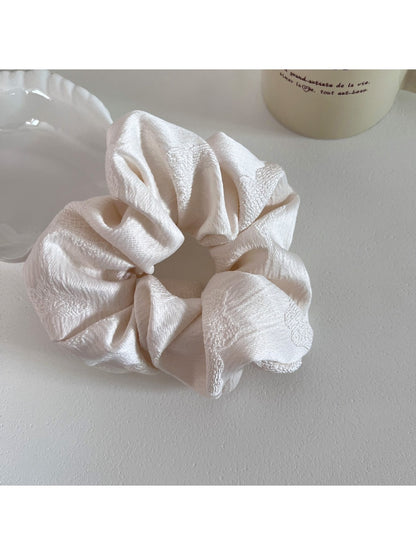 Gifty - Simple Textured Scrunchie for Women