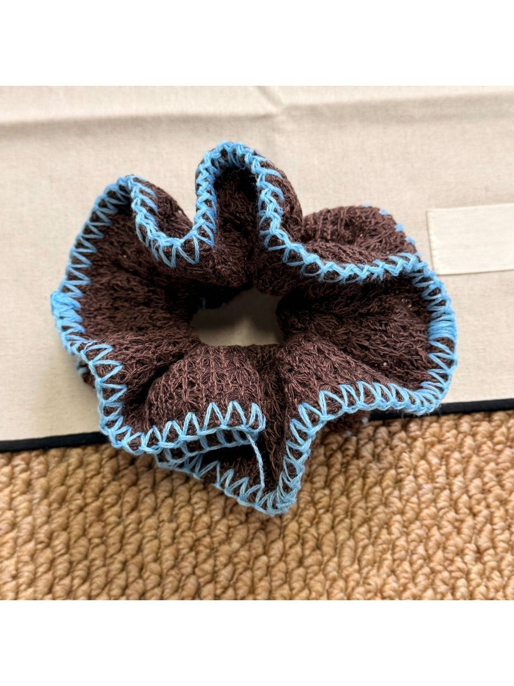 Gifty - Retro Aesthetic Chunky Hair Scrunchie