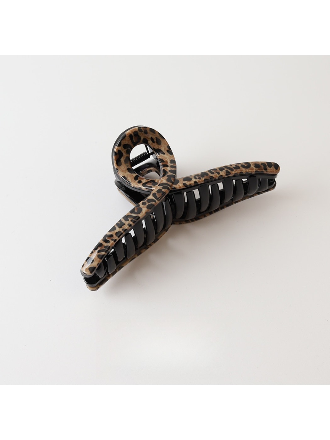 Beau - Leopard Print PC Cross Design Claw Clip