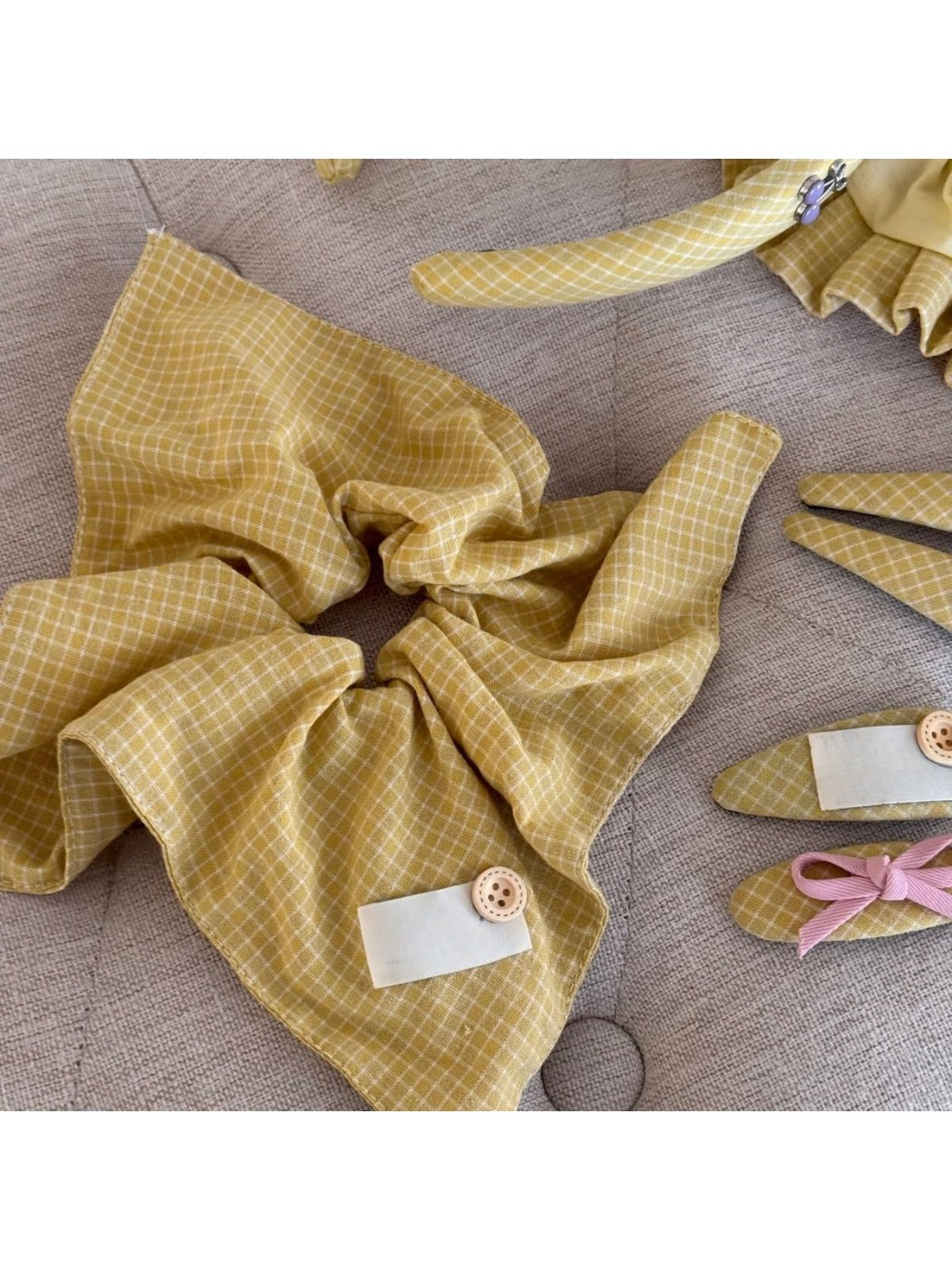 Gifty - Yellow Plaid Scrunchie Hair Clip and Headband