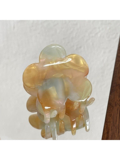 Beau - Macaron Colored Flower Shaped Claw Clip