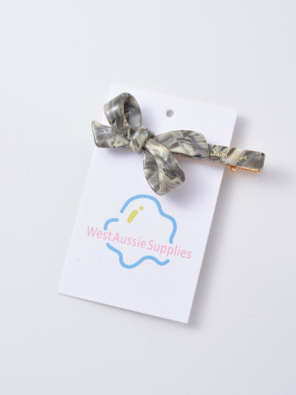 Beau - Snakeskin Pattern Bowtie Hair Clip