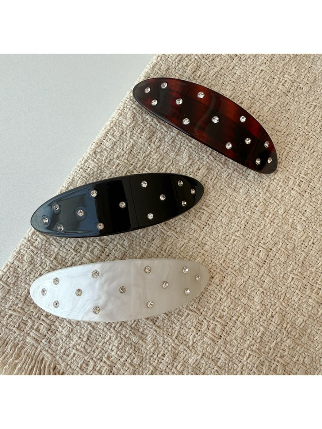Beau - Chic Polka Dot Oval Hair Clip