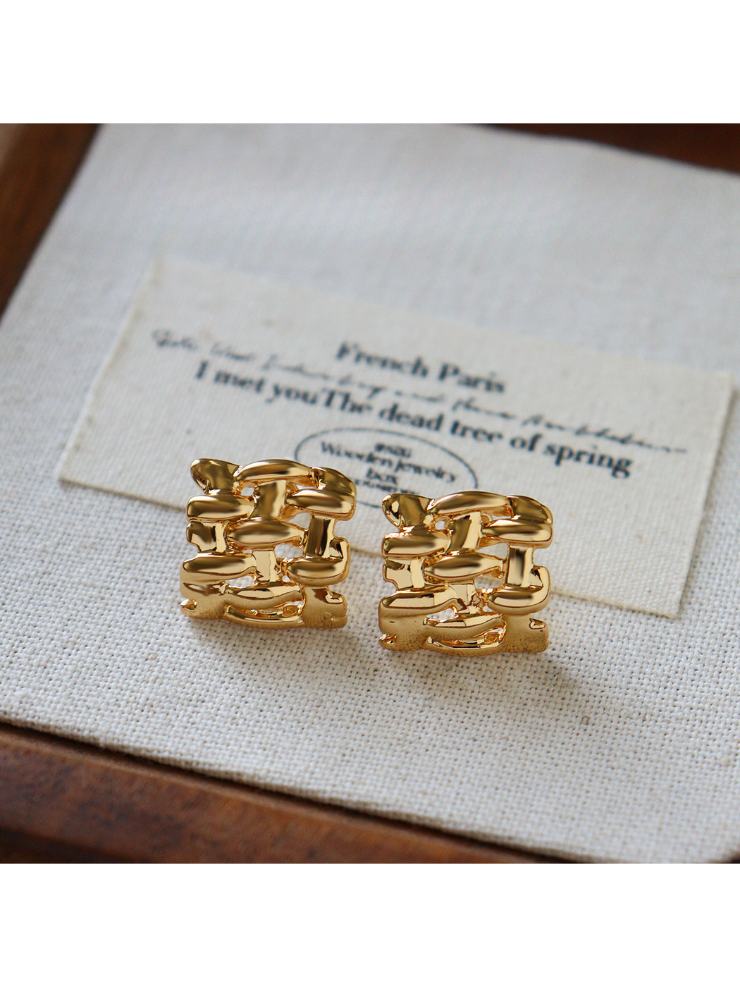 Earedge - Textured Knot Design Fashion Stud Earrings