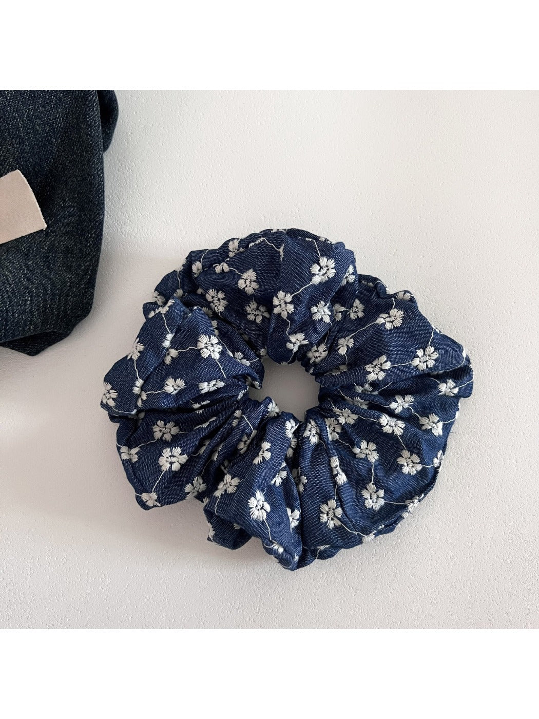 Gifty - Retro Blue Fashion Scrunchie