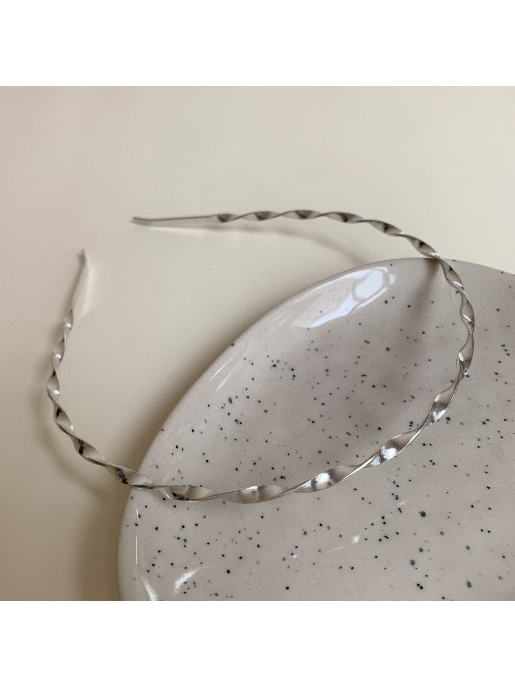 Gifty - Simple Vintage Wave Headband