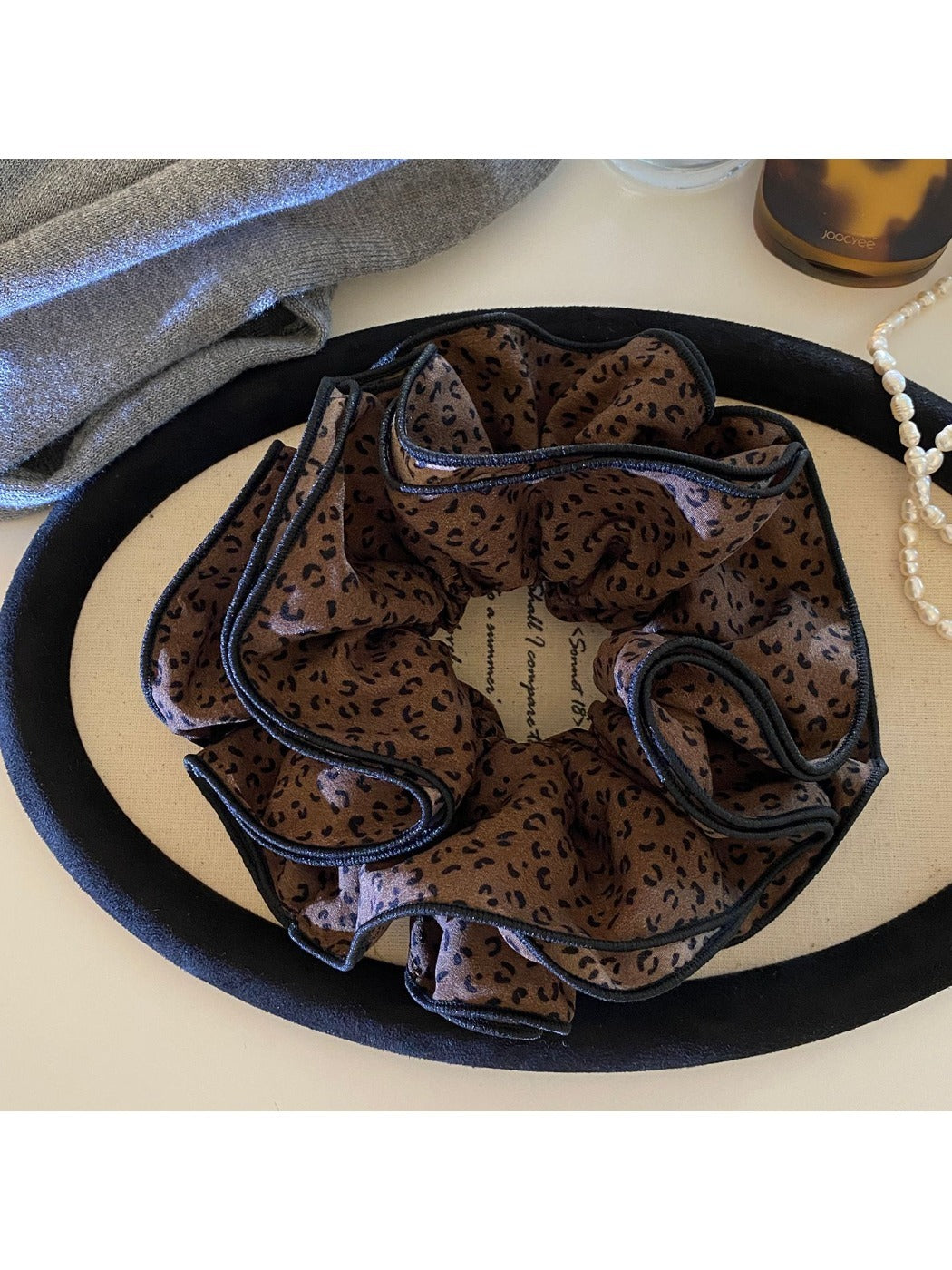 Gifty - Retro Scrunchie Hair Ties