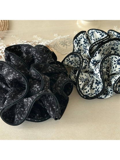 Gifty - Vintage Floral Tiered Scrunchie