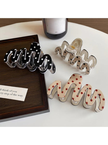 Beau - Wave Hair Claw Clip