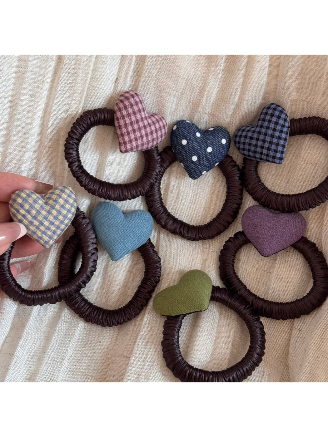 Gifty - Polyester Heart Detail Decorative Elastic Hair Tie