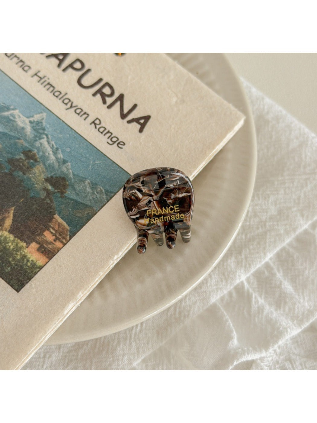 Beau - Mini Round Hair Claw Clip