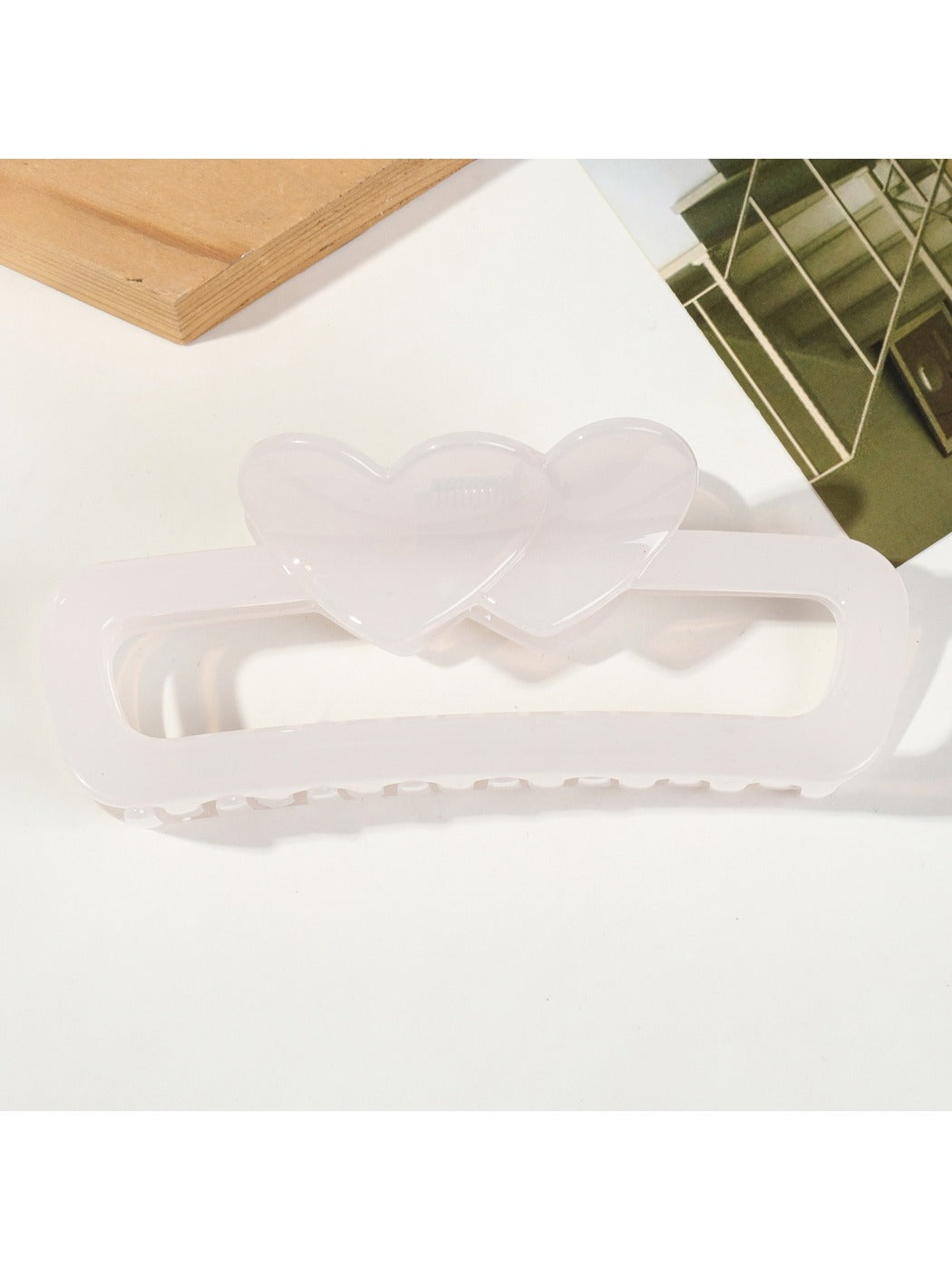 Beau - Hollow Heart Hair Claw Clip