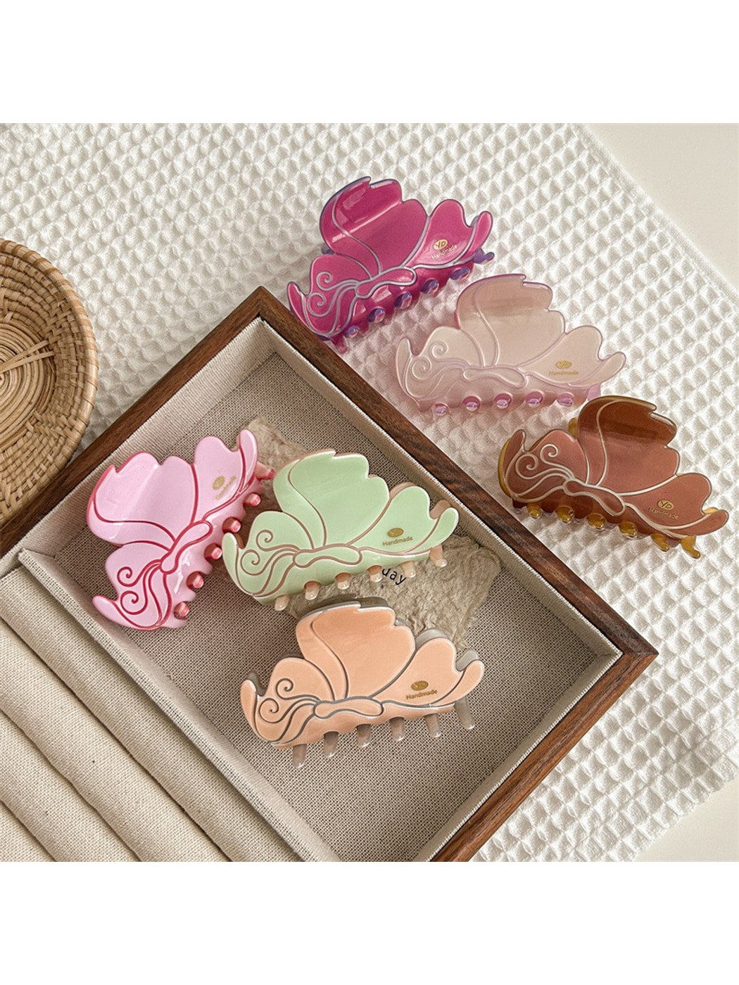 Beau - Cloud and Wave Motif Acetate Hair Claw Clip