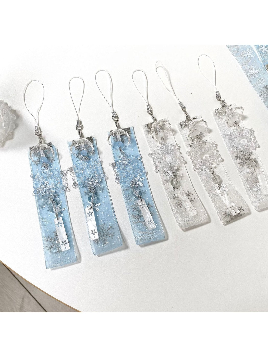 Keypus - Christmas Snowflake Ribbon Bag Charm Keychain