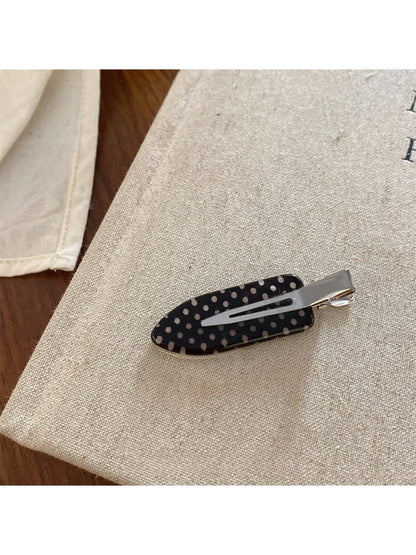 Beau - Polka Dot Duckbill Hair Clip
