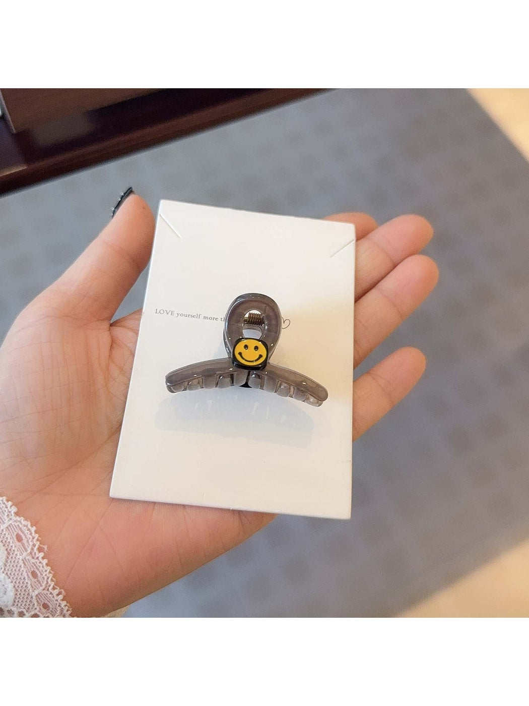 Beau - Translucent Smiley Face Plastic Hair Claw Clip