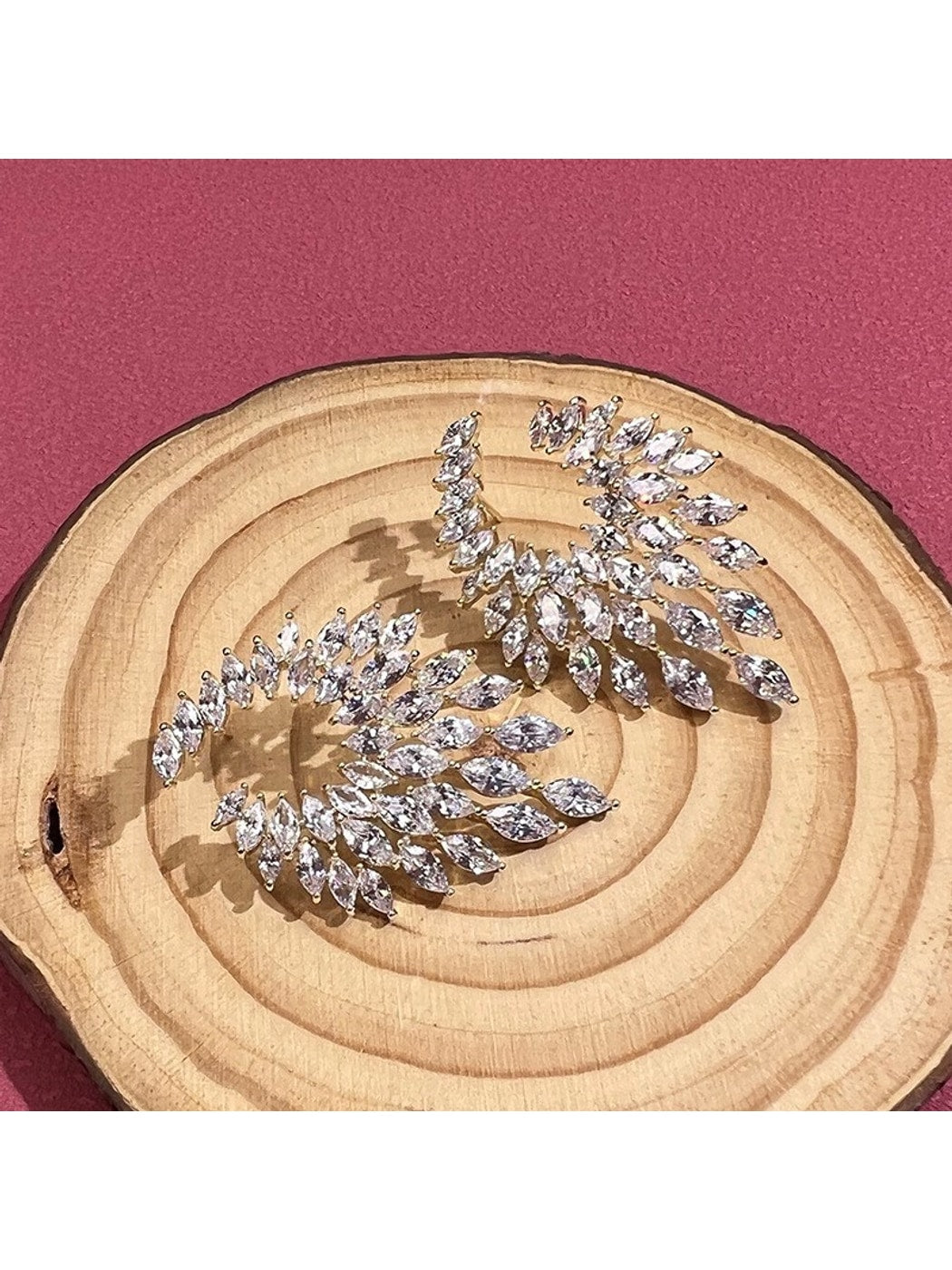 Earedge - Feather Design Geometric Stud Earrings