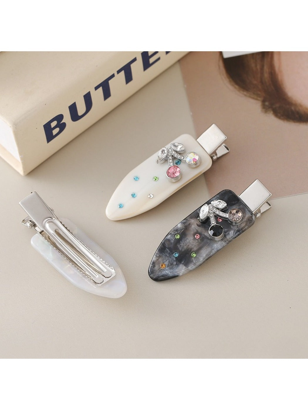 Beau - Cute Oval Hair Clip