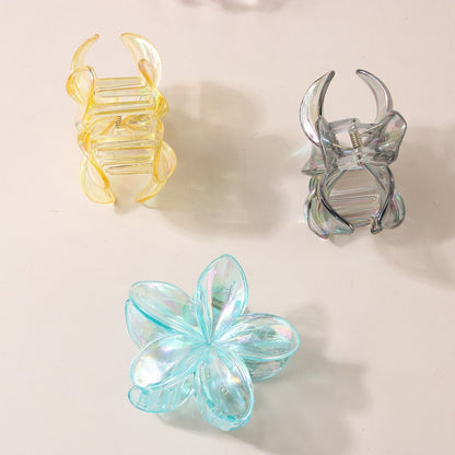 Beau - Plastic Flower Petal Lacquer Finish Claw Clip