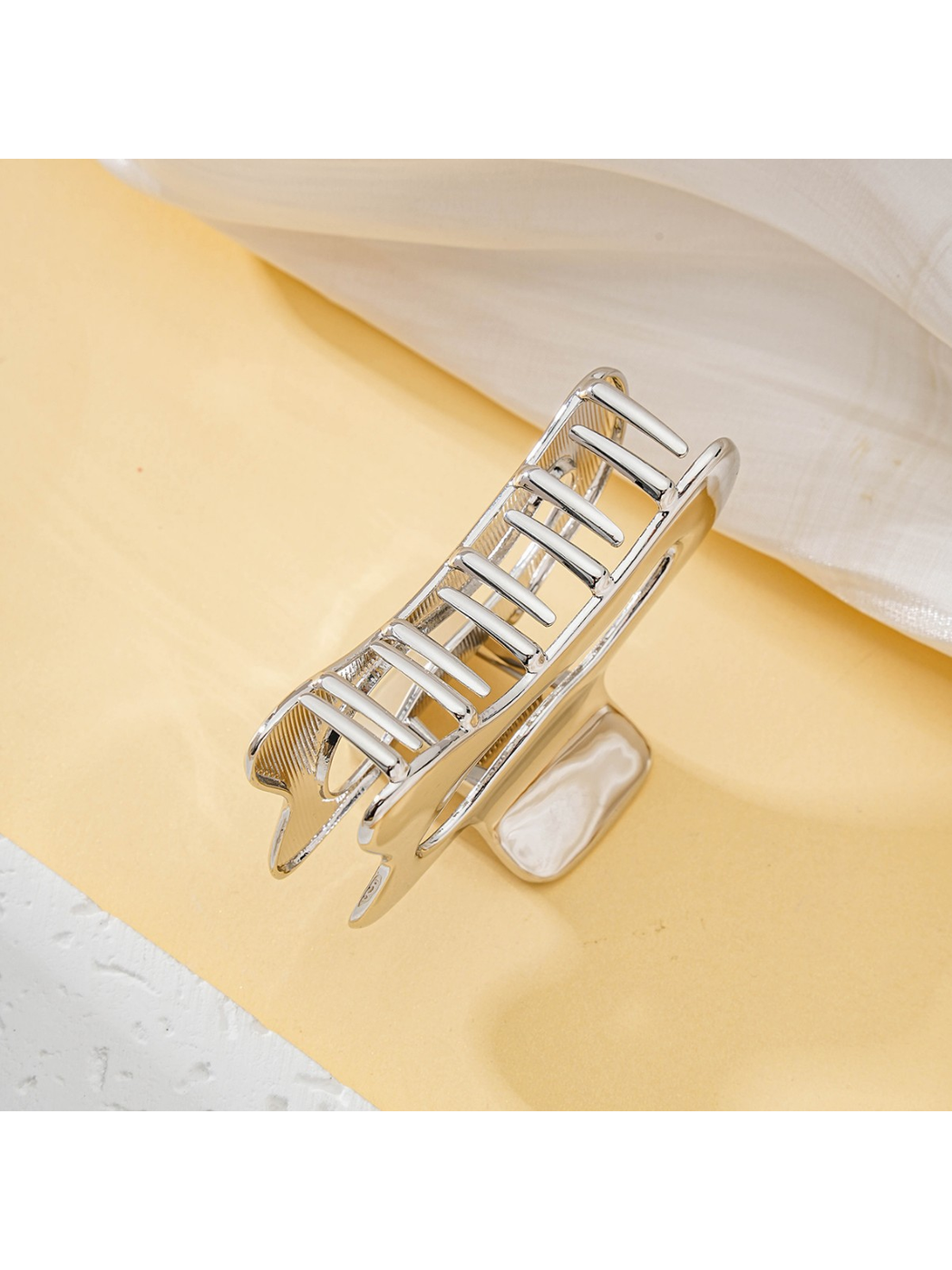 Beau - Silver Openwork Smooth Hair Claw Clip
