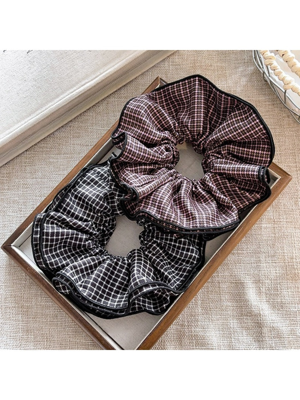Gifty - Grace Plaid Scrunchie Hair Tie