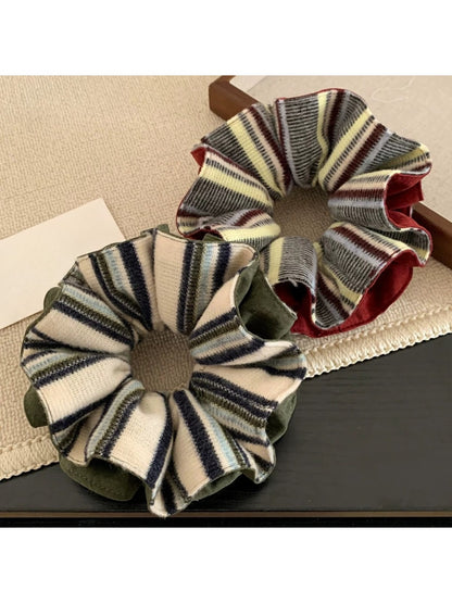 Gifty - Elegant Striped Voluminous Scrunchie