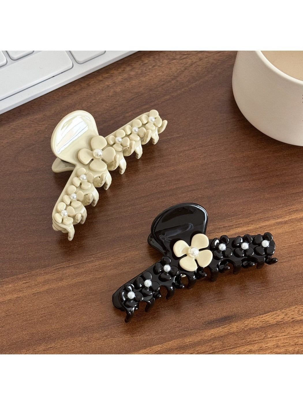 Beau - Elegant Three-dimensional Flower Acetate Hairpin