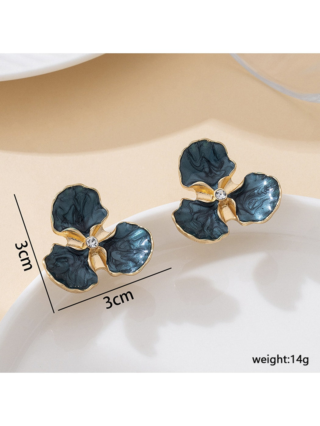 Earedge - Vintage Floral Oil-Dropped Alloy Stud Earrings