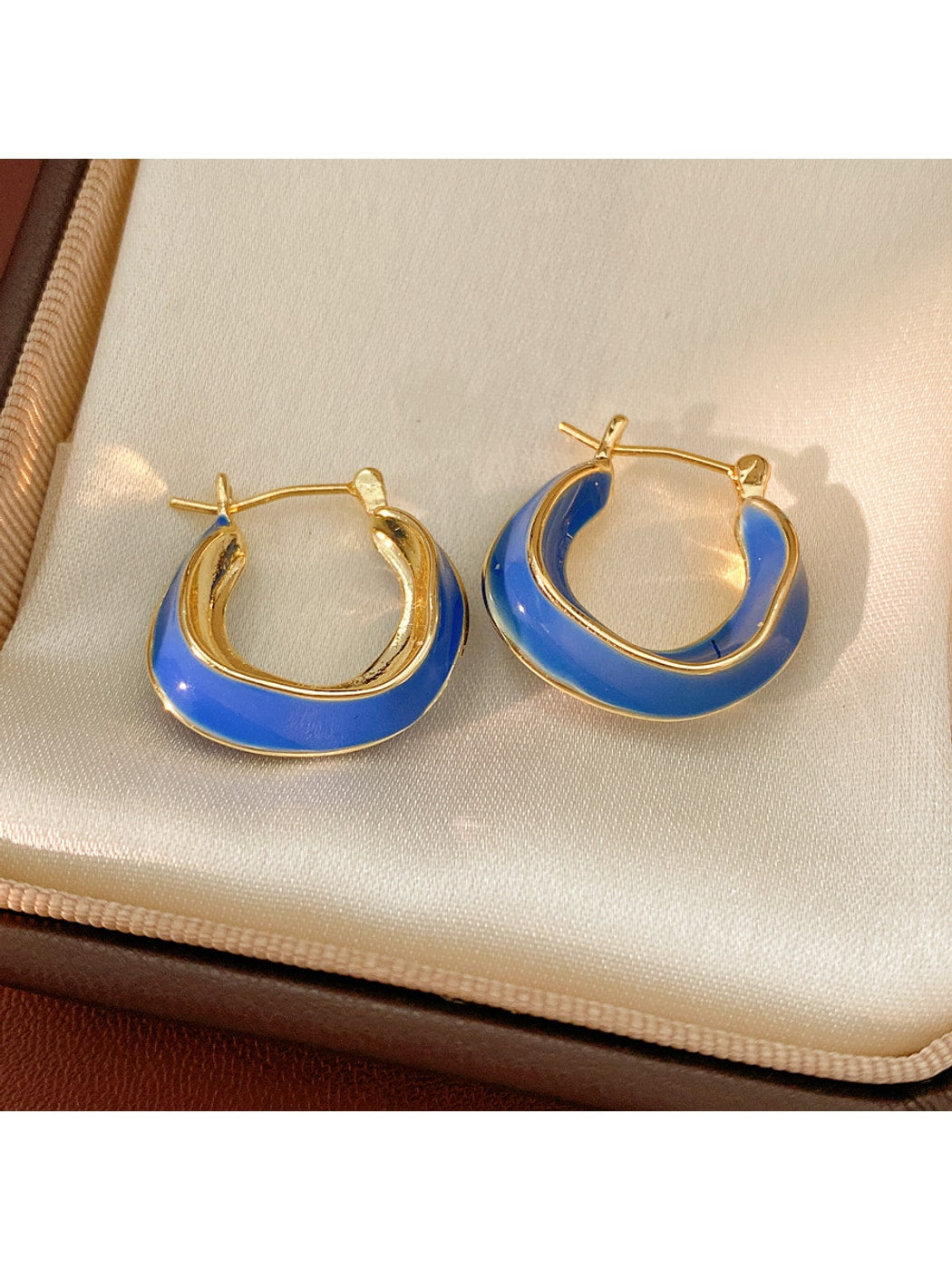 Earedge - Vintage Style Irregular Round Hoop Earrings