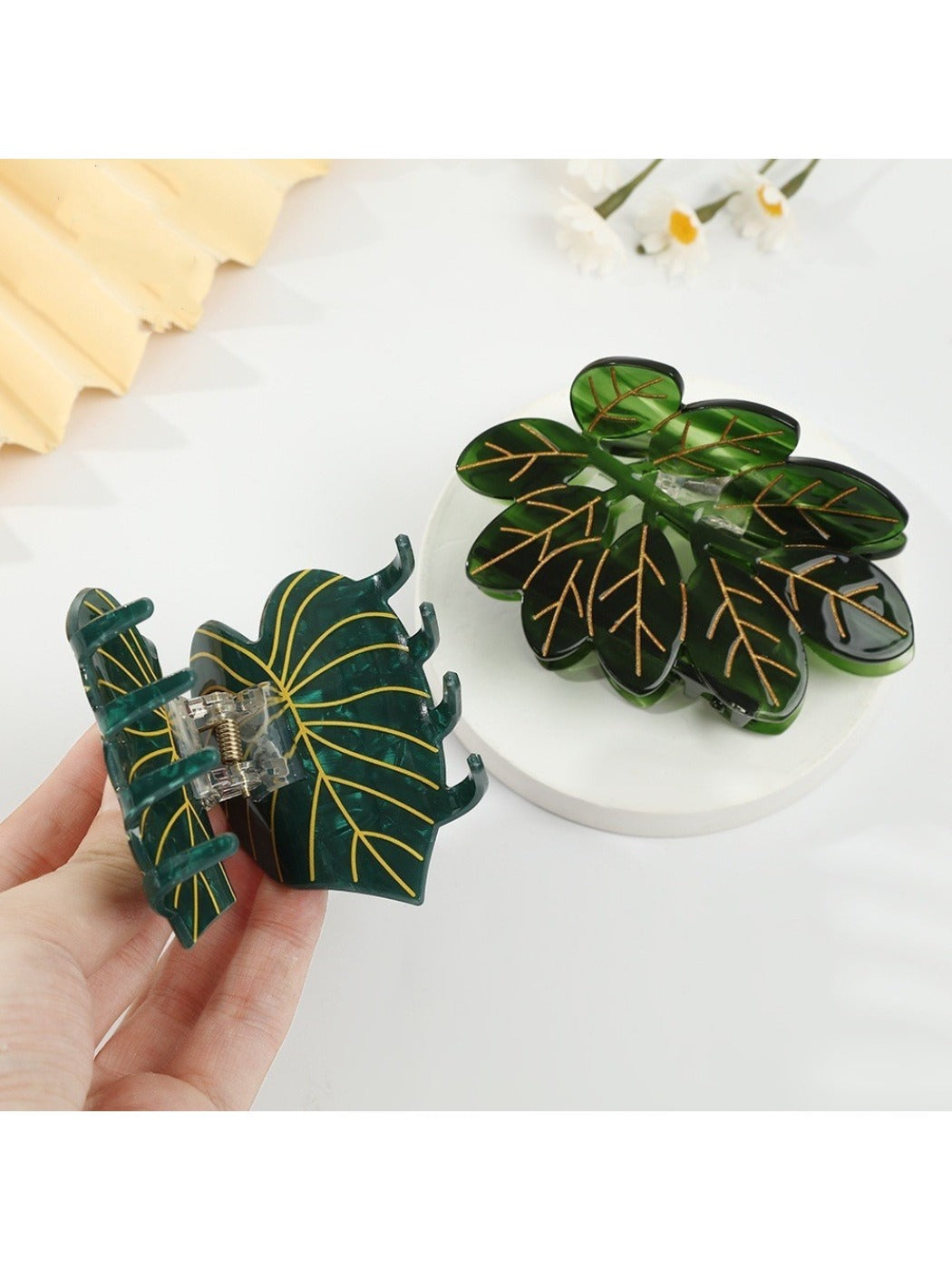 Beau - Monstera Leaf Acetate Hair Claw Clip