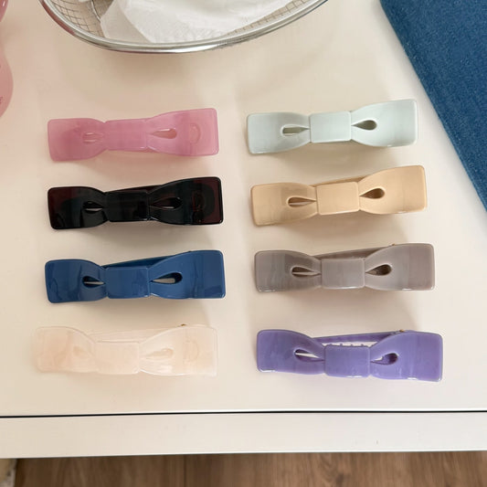 Beau - Glossy Plastic Bow Design Hair Clip