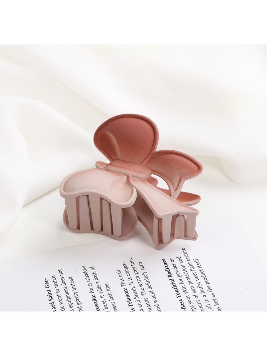 Beau - Plastic Gradient Bow Claw Clip