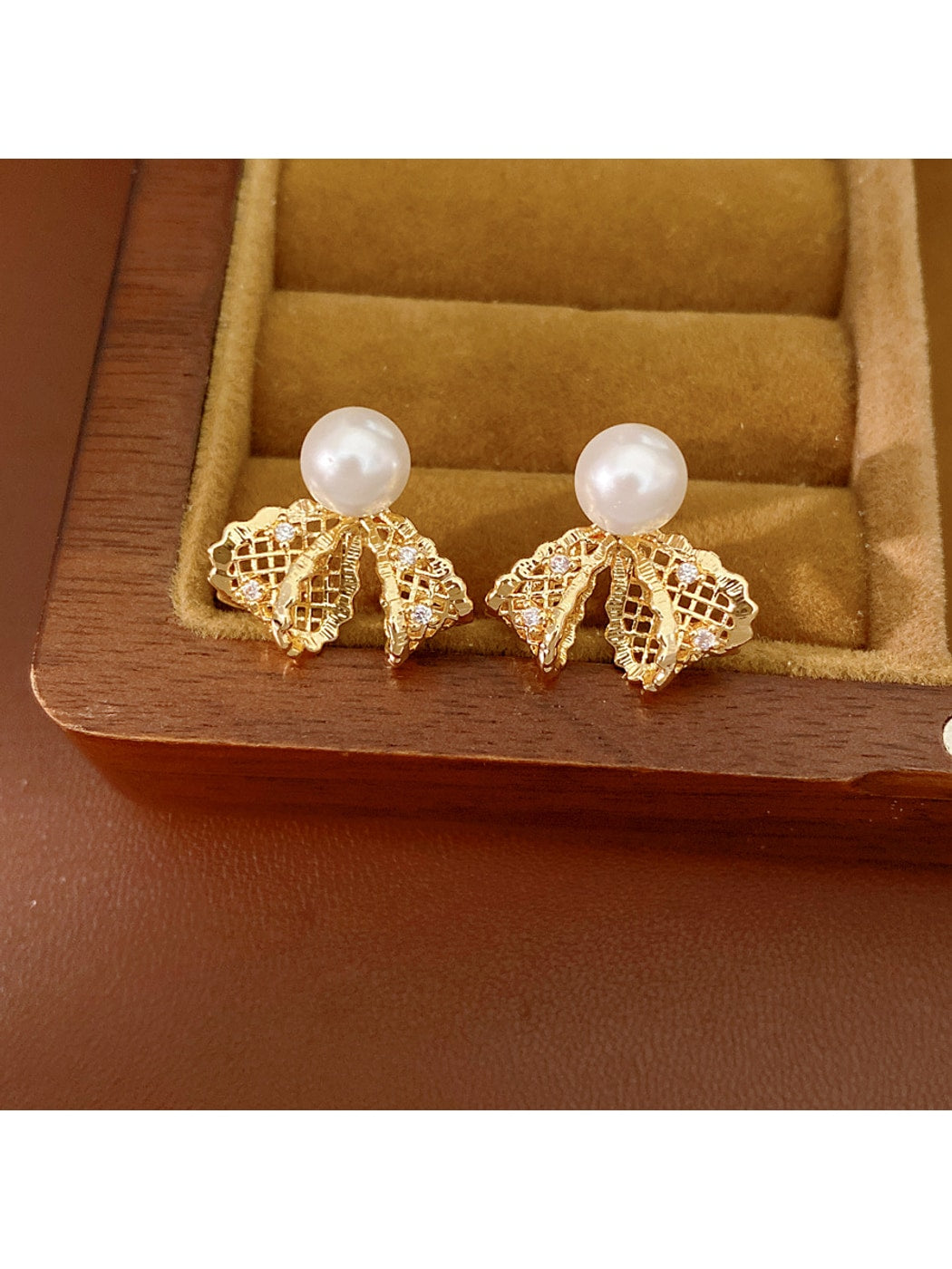Earedge - Bow Stud Earrings with Round Accent Earrings