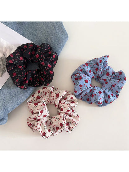 Gifty - Retro Small Floral Scrunchie