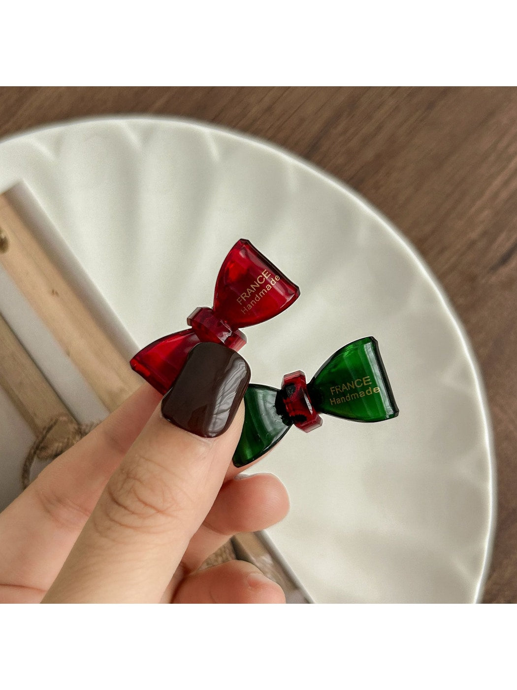 Beau - Retro Bow Accent Acrylic Side Barrette