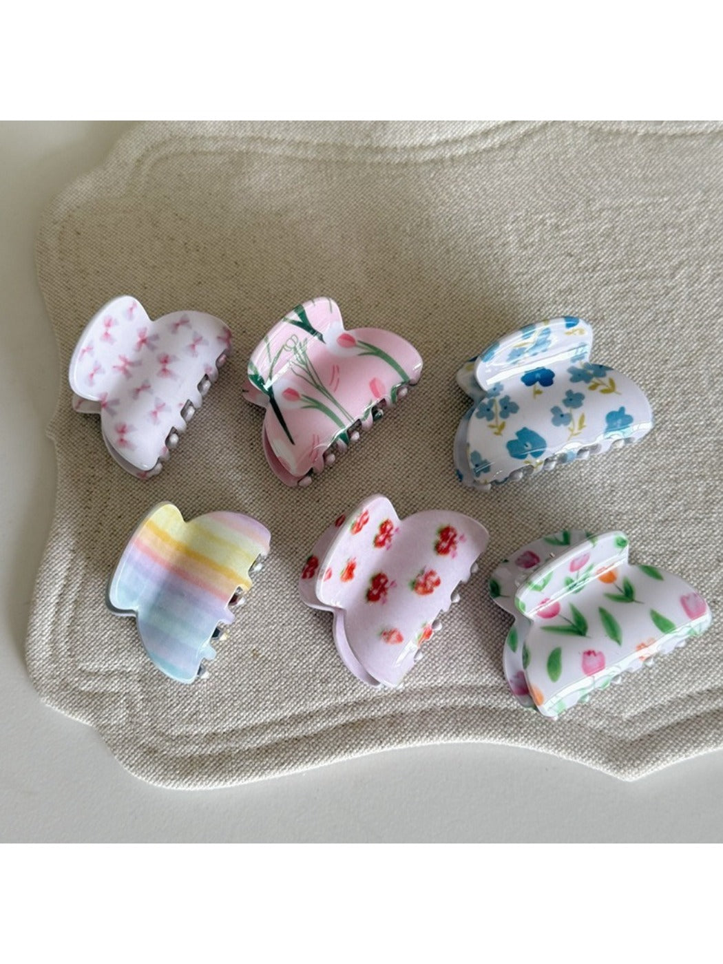 Beau - Cute Small Curved Hair Claw Clip