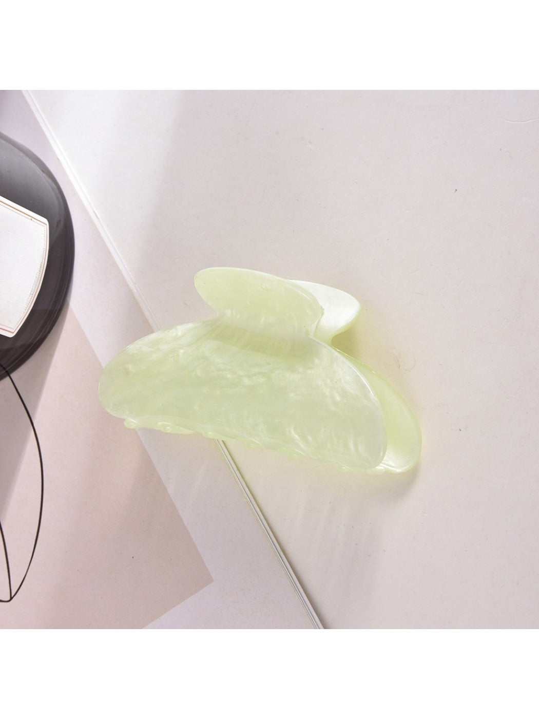 Beau - Macaron Ripple Half Moon Claw Clip