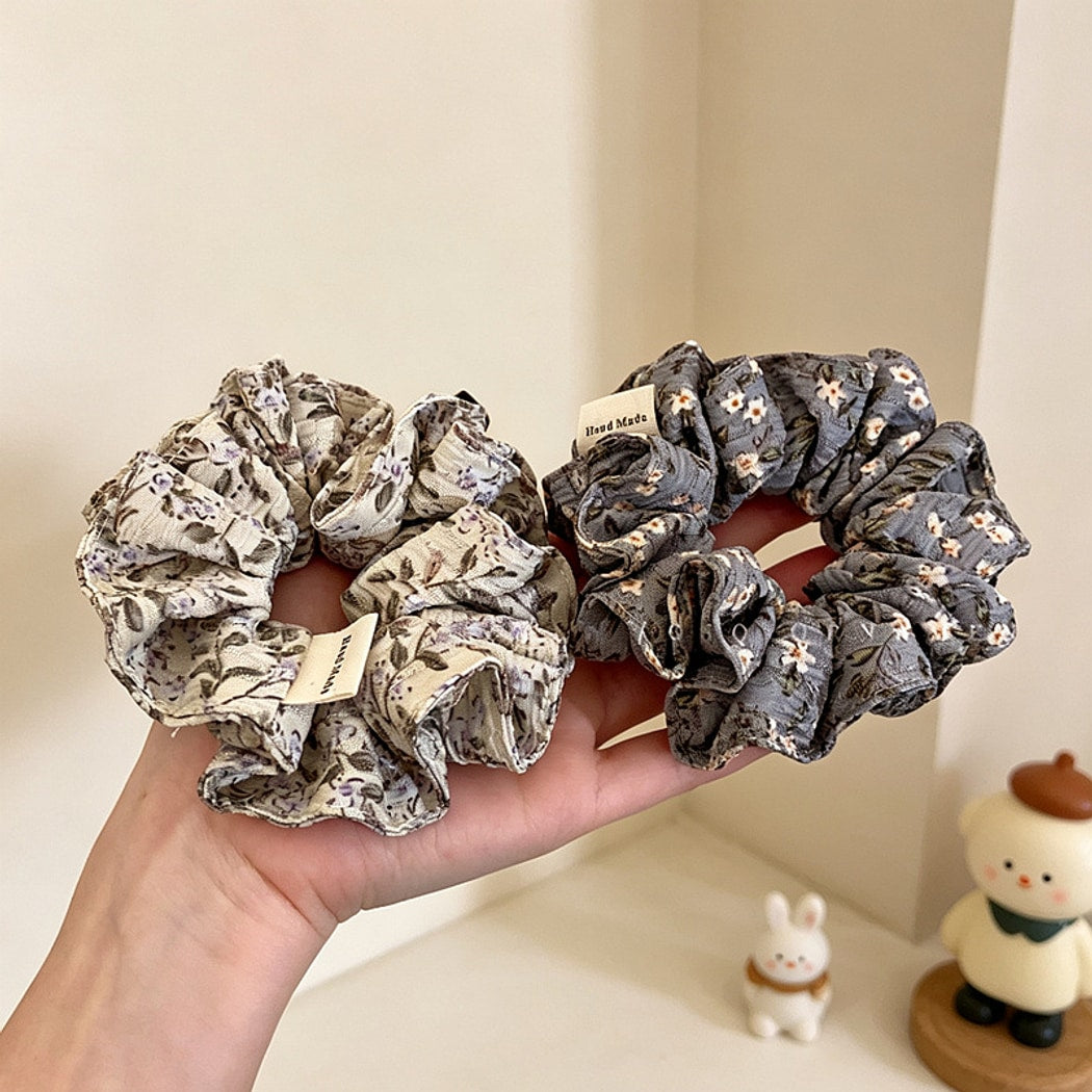 Gifty - Ruched Floral Print Polyester Fabric Scrunchie