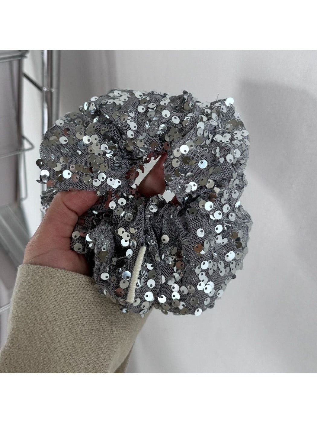 Gifty - Sequined Scrunchie Hair Tie